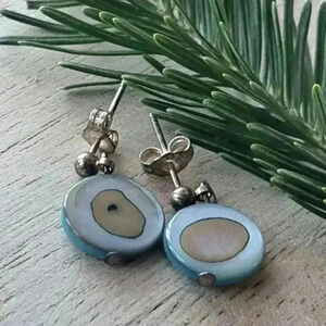 925 Sterling  Silver And Mother Of Pearl Post Earrings